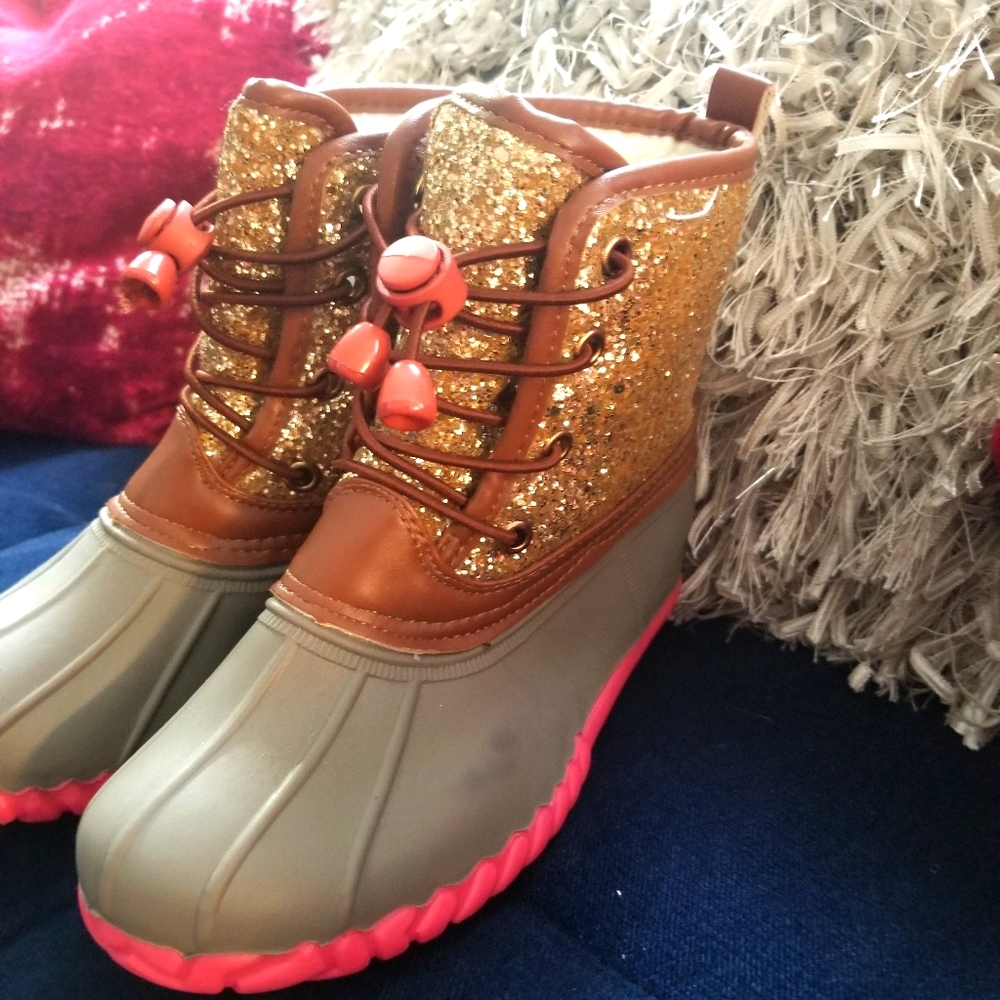 Olivia miller Snow/rain boots